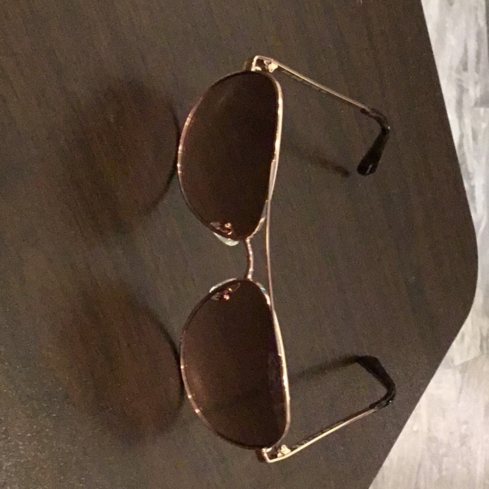 Elegant Kate Spade Gold Sunglasses